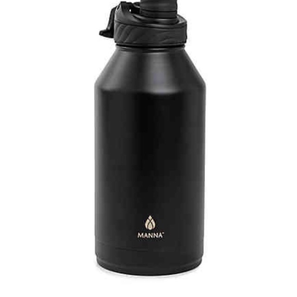Mann’s double wall vacuum insulated water bottle